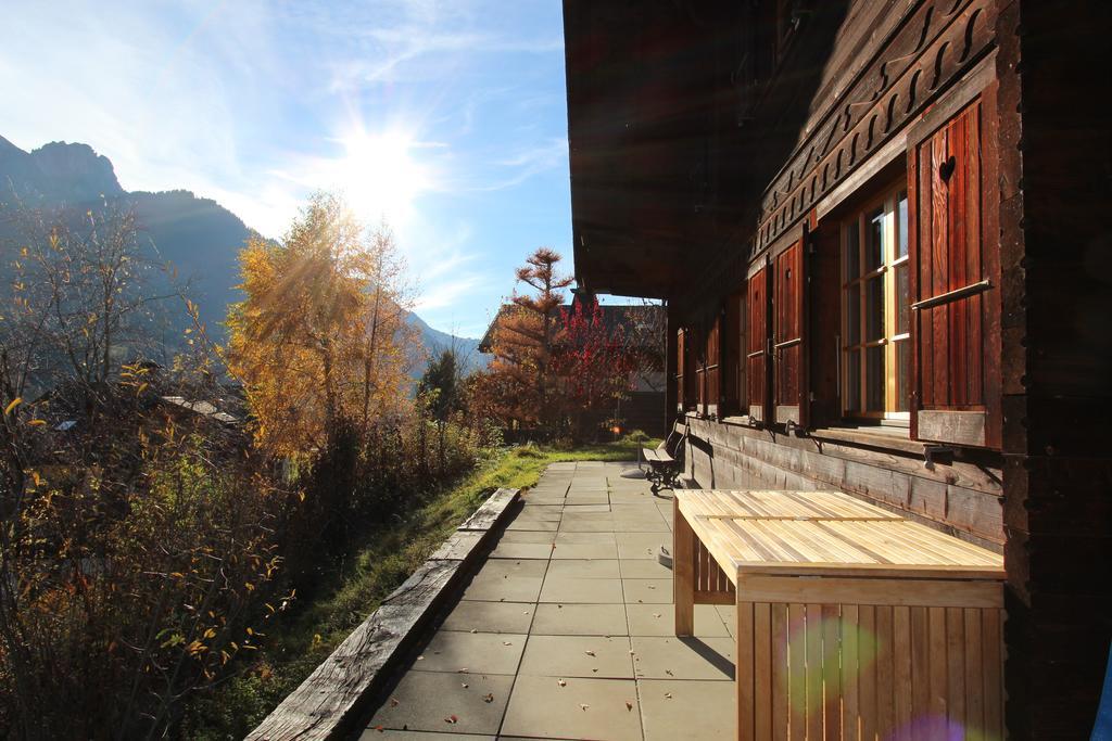Les Jumelles Villa Gstaad Phòng bức ảnh
